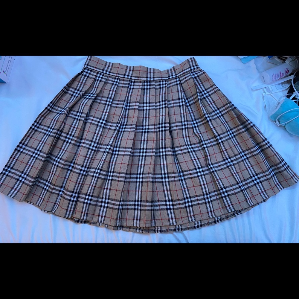 plaid pleated skirt 💫